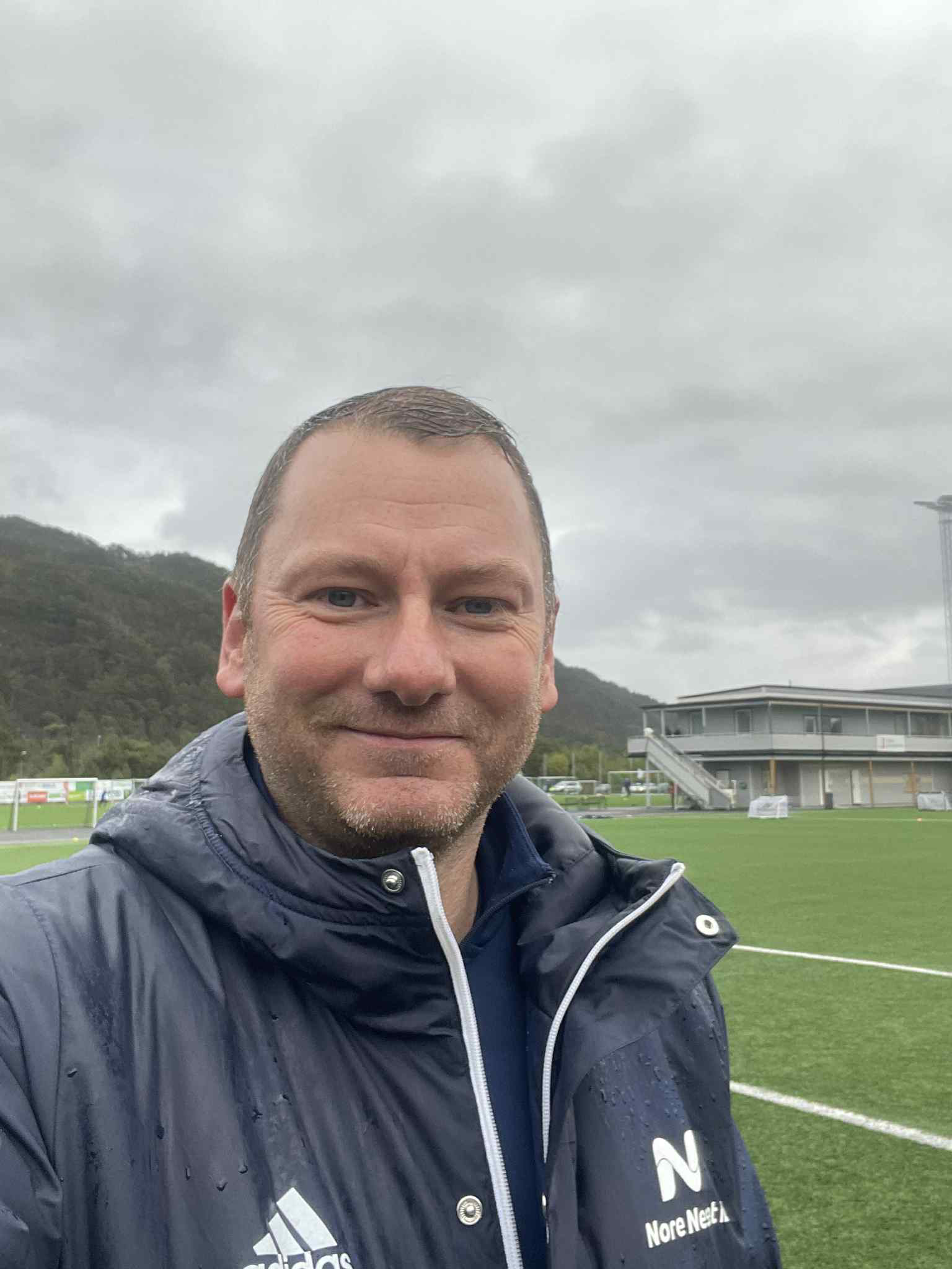 E189D0A4-800A-4E49-BB28-F650DA772DAC